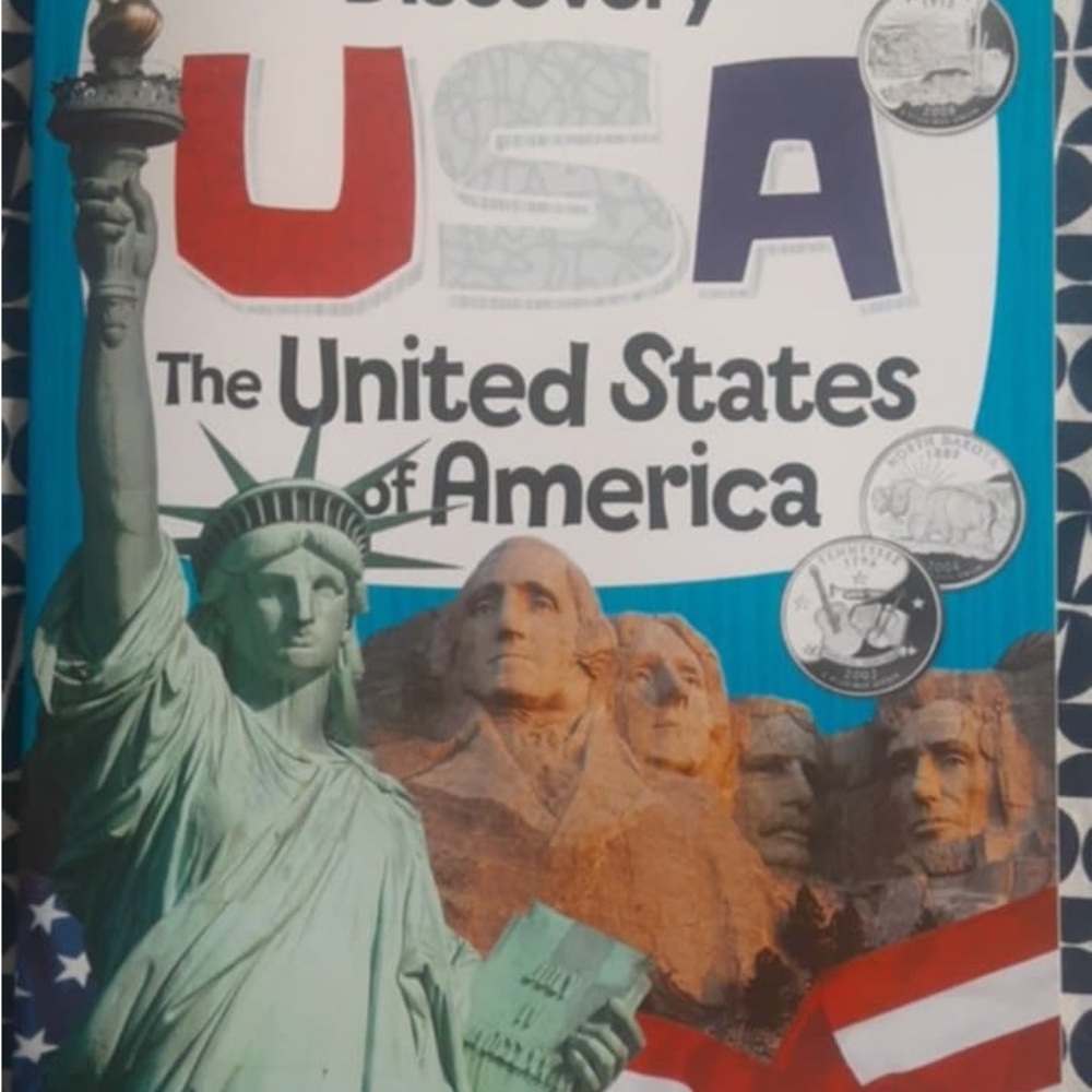 Discovery USA Color and Learn Book